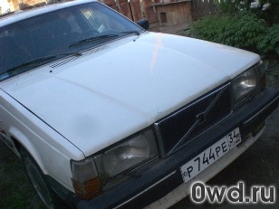 Битый автомобиль Volvo 760