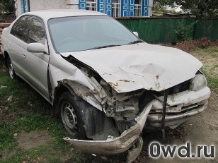 Битый автомобиль Toyota Corona